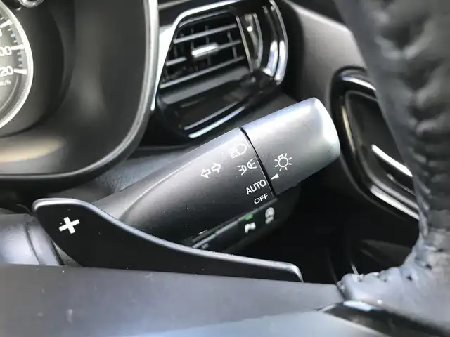 スズキ フロンクス 鳥取県 2024(令6)年 0.5万km パールⅡ ４・W・D/ツートンカラー/ルーフブラック/純正9インチナビ/フルセグ/BT/USB/HDMI/全方位モニター/スズキセーフティサポート/ブラインドスポットモニター/レーンキープアシスト/レーダークルーズコントロール/ヘッドアップディスプレイ/ETC/ドライブレコーダー/ハーフレザーシート/前席シートヒーター/置くだけ充電/LEDヘットライト/ハイビームアシスト/純正16インチアルミホイール/プッシュエンジンスタート/アイドリングストップ/スマートキー/フロアマット