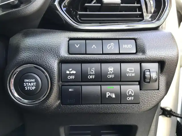 スズキ フロンクス 鳥取県 2024(令6)年 0.5万km パールⅡ ４・W・D/ツートンカラー/ルーフブラック/純正9インチナビ/フルセグ/BT/USB/HDMI/全方位モニター/スズキセーフティサポート/ブラインドスポットモニター/レーンキープアシスト/レーダークルーズコントロール/ヘッドアップディスプレイ/ETC/ドライブレコーダー/ハーフレザーシート/前席シートヒーター/置くだけ充電/LEDヘットライト/ハイビームアシスト/純正16インチアルミホイール/プッシュエンジンスタート/アイドリングストップ/スマートキー/フロアマット