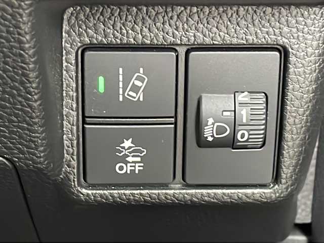 ホンダ Ｎ ＢＯＸ カスタム L 福島県 2023(令5)年 3.7万km プラチナホワイトパール 純正９インチナビ　バックＣ　ＢＴ　ＥＴＣ　追従クルコン　フルセグ　Ｐセンサ　片側パワスラ　電子Ｐ　前席シートヒーター　ＵＳＢ　ＬＥＤヘッドライト　フォグランプ　スマートキー　スペアキー　ドアバイザー