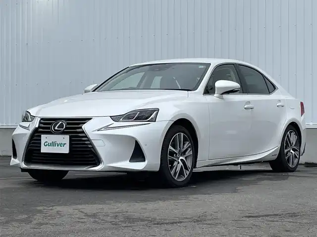 レクサス ＩＳ 300h バージョンL 愛媛県 2017(平29)年 3.6万km ソニッククォーツ 純正ナビ/フルセグ/バックカメラ/CD/DVD/BT/MSV/PCS/クリアランスソナー/LDA/レーダークルーズコントロール/MTモード付AT/ドラレコ/ETC2.0/シートベンチレーション/レザーシート/パワーシート/スマートキー/LEDヘッドライト/オートハイビーム/オートライト