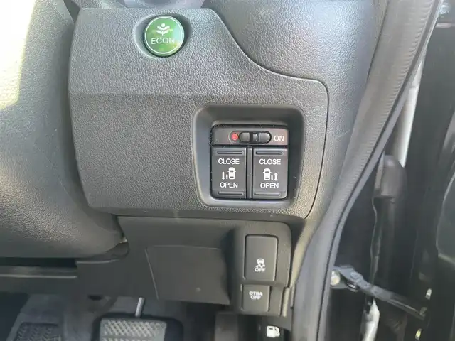 ホンダ Ｎ ＢＯＸ カスタム SSパッケージ 福岡県 2014(平26)年 9.3万km スマートブラック (株)IDOMが運営する【じしゃロン八幡西店】の自社ローン専用車両になります。こちらは現金またはオートローンご利用時の価格です。自社ローンご希望の方は別途その旨お申付け下さい/衝突軽減ブレーキ/両側パワースライドドア/社外ナビ/バックカメラ/HID/オートライト/ドアバイザー/フロアマット