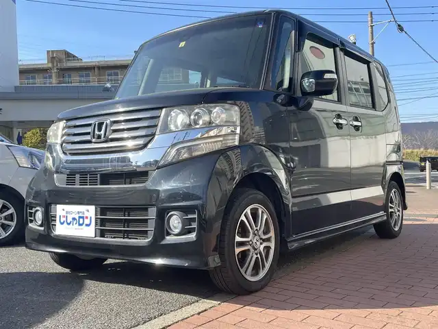 ホンダ Ｎ ＢＯＸ カスタム SSパッケージ 福岡県 2014(平26)年 9.3万km スマートブラック (株)IDOMが運営する【じしゃロン八幡西店】の自社ローン専用車両になります。こちらは現金またはオートローンご利用時の価格です。自社ローンご希望の方は別途その旨お申付け下さい/衝突軽減ブレーキ/両側パワースライドドア/社外ナビ/バックカメラ/HID/オートライト/ドアバイザー/フロアマット