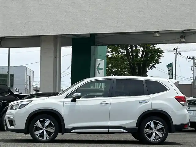スバル フォレスター ハイブリッド アドバンス 宮城県 2019(令1)年 1.8万km クリスタルホワイトP ワンオーナー/純正ナビ/TV(フルセグ)/AM・FM/Bluetooth/CD・DVD/USB/WiFi/SD/ドラレコ前/パワーシートDN/ユーティリティフック/デジタルインナーミラー/パドルシフト/車外カメラF/S/B/X MODE/アイサイト/プリクラッシュブレーキ/AVH/車線維持/車線逸脱警報/後側方警戒支援システム/ステアリング連動ヘッドランプ/レーダークルーズコントロール/スリップ表示灯/横滑り防止