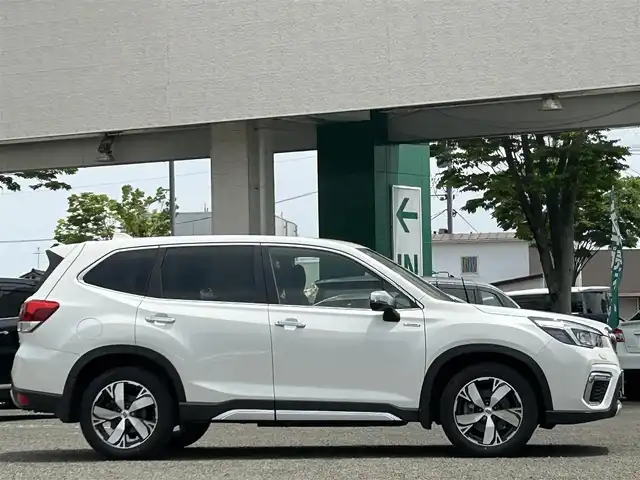 スバル フォレスター ハイブリッド アドバンス 宮城県 2019(令1)年 1.8万km クリスタルホワイトP ワンオーナー/純正ナビ/TV(フルセグ)/AM・FM/Bluetooth/CD・DVD/USB/WiFi/SD/ドラレコ前/パワーシートDN/ユーティリティフック/デジタルインナーミラー/パドルシフト/車外カメラF/S/B/X MODE/アイサイト/プリクラッシュブレーキ/AVH/車線維持/車線逸脱警報/後側方警戒支援システム/ステアリング連動ヘッドランプ/レーダークルーズコントロール/スリップ表示灯/横滑り防止