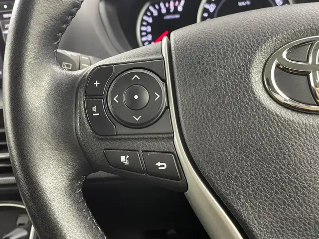 トヨタ ヴォクシー ZS 埼玉県 2014(平26)年 6.5万km ブラッキッシュアゲハガラスフレーク ナビ　フルセグ　ＢＴ　ＤＶＤ　フリップダウンモニター　両側電動スライドドア　レーダー探知機　ＺＥＲＯ８４Ｖ　バックカメラ　ビルトインＥＴＣ　純正フロアマット　純正ドアバイザー　純正１６インチＡＷ