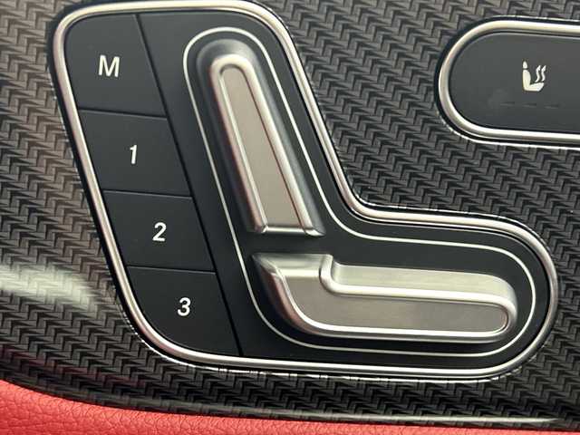 メルセデス・ベンツ ＧＬＢ２００ｄ AMGライン 三重県 2020(令2)年 1.1万km 黒 メーカーオプションナビ/フルセグＴＶ/Bluetoothオーディオ/３６０°カメラシステム/ビルトインETC/パノラミックスライディングルーフ/LEDヘッドライト/前後録画ドライブレコーダー/自動開閉テールゲート/シートヒーター/キーレスゴー