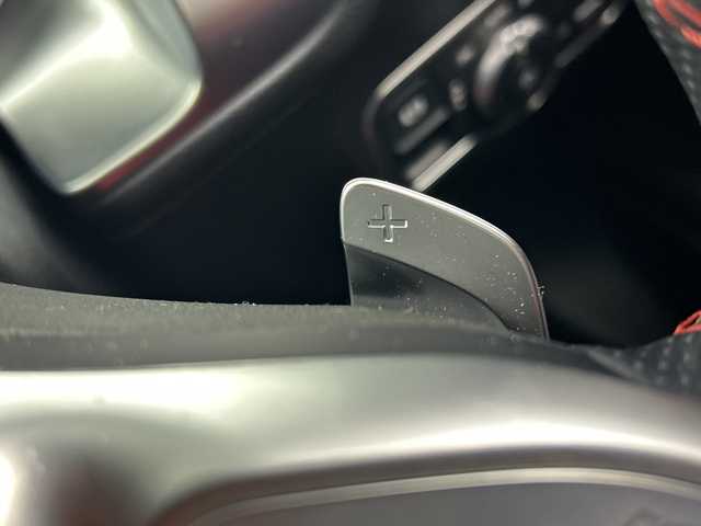 メルセデス・ベンツ ＧＬＢ２００ｄ AMGライン 三重県 2020(令2)年 1.1万km 黒 メーカーオプションナビ/フルセグＴＶ/Bluetoothオーディオ/３６０°カメラシステム/ビルトインETC/パノラミックスライディングルーフ/LEDヘッドライト/前後録画ドライブレコーダー/自動開閉テールゲート/シートヒーター/キーレスゴー