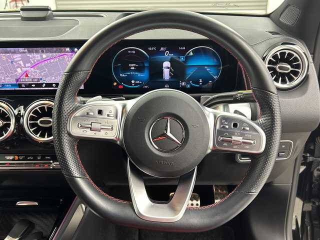 メルセデス・ベンツ ＧＬＢ２００ｄ AMGライン 三重県 2020(令2)年 1.1万km 黒 メーカーオプションナビ/フルセグＴＶ/Bluetoothオーディオ/３６０°カメラシステム/ビルトインETC/パノラミックスライディングルーフ/LEDヘッドライト/前後録画ドライブレコーダー/自動開閉テールゲート/シートヒーター/キーレスゴー