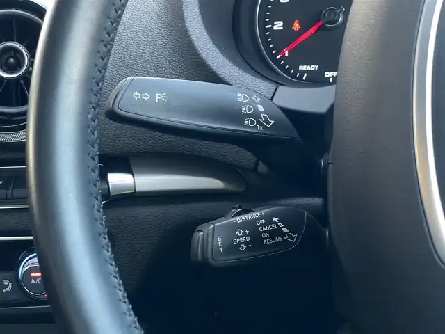 アウディ Ａ３ セダン 1．4 TFSI 山梨県 2015(平27)年 1.3万km グレイシアホワイトメタリック ワンオーナー/レザーパッケージ/コンビニエンスパッケージ/Audiプレセンス/ACC/前後コーナーセンサー/純正MMI/バックカメラ/CD/DVD/フルセグ/Bluetooth/ETC/キセノン/純正16インチAW