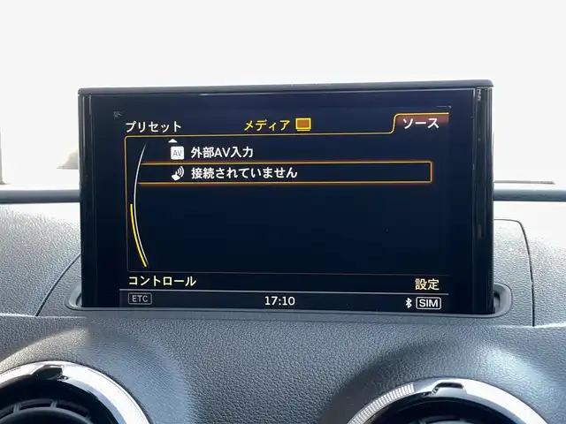 アウディ Ａ３ セダン 1．4 TFSI 山梨県 2015(平27)年 1.3万km グレイシアホワイトメタリック ワンオーナー/レザーパッケージ/コンビニエンスパッケージ/Audiプレセンス/ACC/前後コーナーセンサー/純正MMI/バックカメラ/CD/DVD/フルセグ/Bluetooth/ETC/キセノン/純正16インチAW