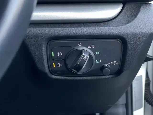 アウディ Ａ３ セダン 1．4 TFSI 山梨県 2015(平27)年 1.3万km グレイシアホワイトメタリック ワンオーナー/レザーパッケージ/コンビニエンスパッケージ/Audiプレセンス/ACC/前後コーナーセンサー/純正MMI/バックカメラ/CD/DVD/フルセグ/Bluetooth/ETC/キセノン/純正16インチAW