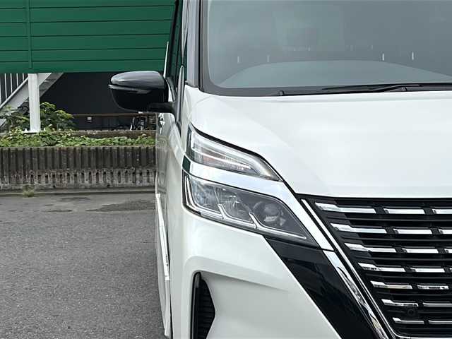 日産 セレナ ハイウェイスター V 茨城県 2020(令2)年 2.6万km ブリリアントホワイトパール 2トーン 社外SDナビ/CD/DVD/フルセグTV/BT/ブラインドスポット/バックカメラ/クルーズコントロール/LEDヘッドライト/オートライト/純正16インチアルミホイール/純正フロアマット/アイドリングストップ/オートエアコン/スマートキー/ETC/横滑り防止装置/コーナーセンサー/盗難防止装置/衝突被害軽減システム/禁煙車