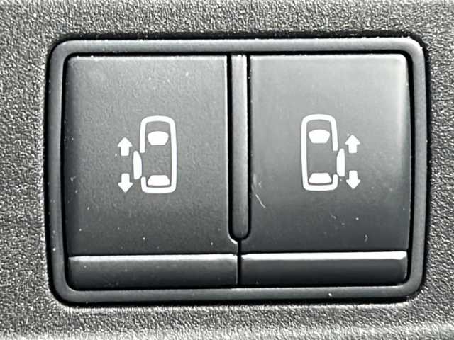日産 セレナ ハイウェイスター V 茨城県 2020(令2)年 2.6万km ブリリアントホワイトパール 2トーン 社外SDナビ/CD/DVD/フルセグTV/BT/ブラインドスポット/バックカメラ/クルーズコントロール/LEDヘッドライト/オートライト/純正16インチアルミホイール/純正フロアマット/アイドリングストップ/オートエアコン/スマートキー/ETC/横滑り防止装置/コーナーセンサー/盗難防止装置/衝突被害軽減システム/禁煙車