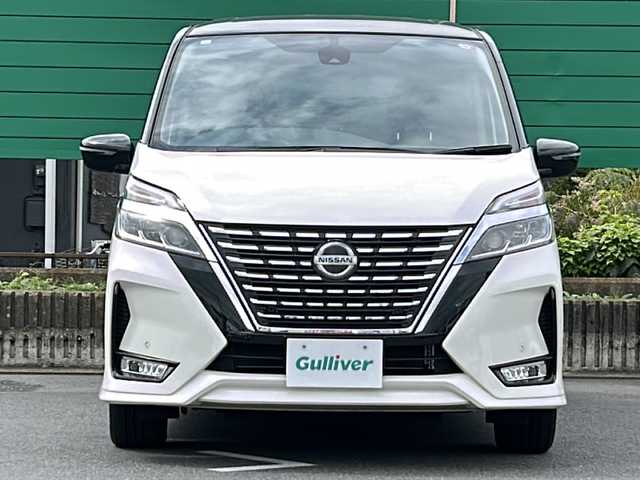 日産 セレナ ハイウェイスター V 茨城県 2020(令2)年 2.6万km ブリリアントホワイトパール 2トーン 社外SDナビ/CD/DVD/フルセグTV/BT/ブラインドスポット/バックカメラ/クルーズコントロール/LEDヘッドライト/オートライト/純正16インチアルミホイール/純正フロアマット/アイドリングストップ/オートエアコン/スマートキー/ETC/横滑り防止装置/コーナーセンサー/盗難防止装置/衝突被害軽減システム/禁煙車