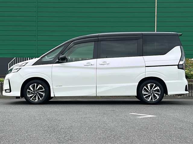 日産 セレナ ハイウェイスター V 茨城県 2020(令2)年 2.6万km ブリリアントホワイトパール 2トーン 社外SDナビ/CD/DVD/フルセグTV/BT/ブラインドスポット/バックカメラ/クルーズコントロール/LEDヘッドライト/オートライト/純正16インチアルミホイール/純正フロアマット/アイドリングストップ/オートエアコン/スマートキー/ETC/横滑り防止装置/コーナーセンサー/盗難防止装置/衝突被害軽減システム/禁煙車