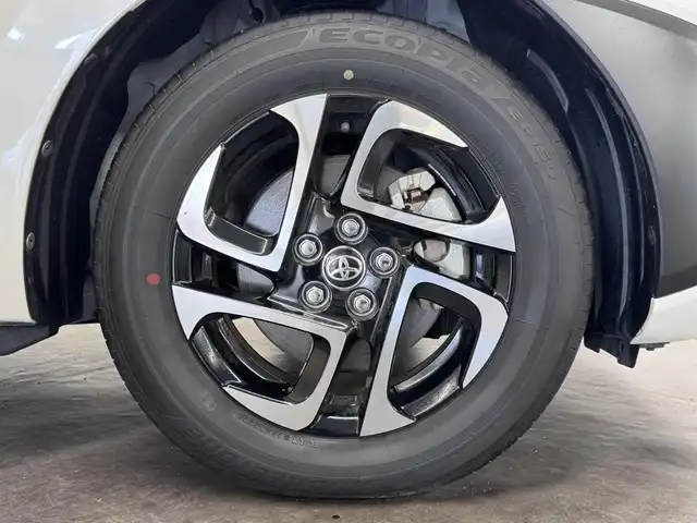 トヨタ シエンタ ハイブリッド Z 三重県 2022(令4)年 1.1万km ホワイトパールクリスタルシャイン ハイブリッド/FF/インパネCVT/純正 8インチ『ディスプレイオーディオplus』（ナビ付）/（AM/FM/USB/iPod/Bluetooth/Miracast/CarPlay/AndroidAuto）/【OP】パノラミックビューモニター/両側ハンズフリーパワースライドドア/ドライブレコーダー 前方（ナビ連動）/ETC2.0/Toyota Safety Sense/・プリクラッシュセーフティ/・レーンディパーチャーアラート/・レーダークルーズ（停止保持機能有）/・ブラインドスポットモニター/・プロアクティブドライビングアシスト/・インテリジェントクリアランスソナー（パーキングサポートブレーキ［PKSB］静止物＋後方接近車両）/・リヤクロストラフィックアラート/・ロードサインアシスト/・アダプティブハイビームシステム/・休憩提案機能/など/装備/・【OP】AC100Vアクセサリーコンセント（非常時給電機能付）/・オートエアコン/・オートライト/・LEDヘッドランプ/・ステアリングスイッチ/・充電用USBジャック（USB-Ax1、USB-Cx3）/・【OP】純正15inAW/・プッシュスタート、スマートキーx1/など