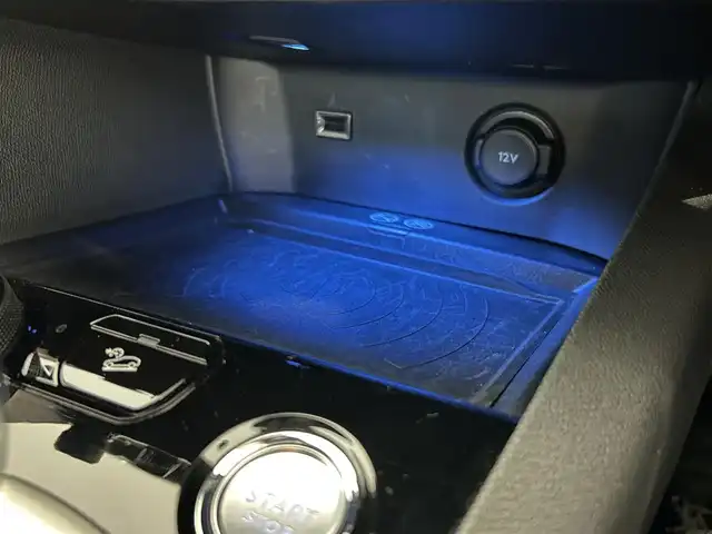 プジョー ３００８ 熊本県 2019(令1)年 3.9万km 赤Ⅱ ワンオーナー車/パノラミックサンルーフ/スマホワイヤレス充電/純正ディスプレイオーディオ/AppleCarPlay/androidauto/USB/バックカメラ/サイドカメラ/コーナーセンサー/アルカンターラハーフレザーシート/シートヒーター/ハンズフリーパワートランクドア/アダプティブクルーズコントロール/ブラインドスポットモニター/アドバンスグリップコントロール/疲労検知システム/アクティブセーフティーブレーキ/ETC/LEDヘッドライト/LEDフォグライト/【アルティメットレッド/GTブルーHDi】
