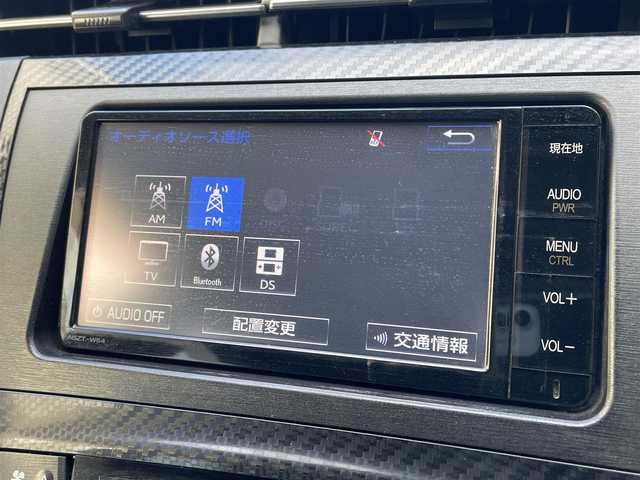 トヨタ プリウス S ツーリングセレ G’s 道央・札幌 2014(平26)年 10.9万km ホワイトパールクリスタルシャイン 登録時走行距離108642km/　ワンオーナー　/純正SDナビ(CD/DVD/FM/AM/SD/BT)/フルセグ（走行中視聴可能）/バックカメラ/ウィンカーミラー/ドアバイザー/プッシュスタート/ビルトインETC/スペアキー×１/純正エンジンスターター/純正フロアマット/横滑り防止装置/盗難防止装置/オートライト/フォグランプ/リアフォグランプ/フロントデアイサースイッチ/ステアリングスイッチ/革巻きステアリング/ワイパー間欠時間コントローラー/イルミネーションコントロール/PWR・ECO・EV MODEスイッチ/オーバーヘッドコンソール/電動格納ミラー/バニティミラー