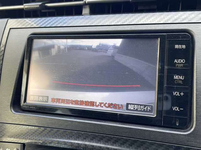 トヨタ プリウス S ツーリングセレ G’s 道央・札幌 2014(平26)年 10.9万km ホワイトパールクリスタルシャイン 登録時走行距離108642km/　ワンオーナー　/純正SDナビ(CD/DVD/FM/AM/SD/BT)/フルセグ（走行中視聴可能）/バックカメラ/ウィンカーミラー/ドアバイザー/プッシュスタート/ビルトインETC/スペアキー×１/純正エンジンスターター/純正フロアマット/横滑り防止装置/盗難防止装置/オートライト/フォグランプ/リアフォグランプ/フロントデアイサースイッチ/ステアリングスイッチ/革巻きステアリング/ワイパー間欠時間コントローラー/イルミネーションコントロール/PWR・ECO・EV MODEスイッチ/オーバーヘッドコンソール/電動格納ミラー/バニティミラー