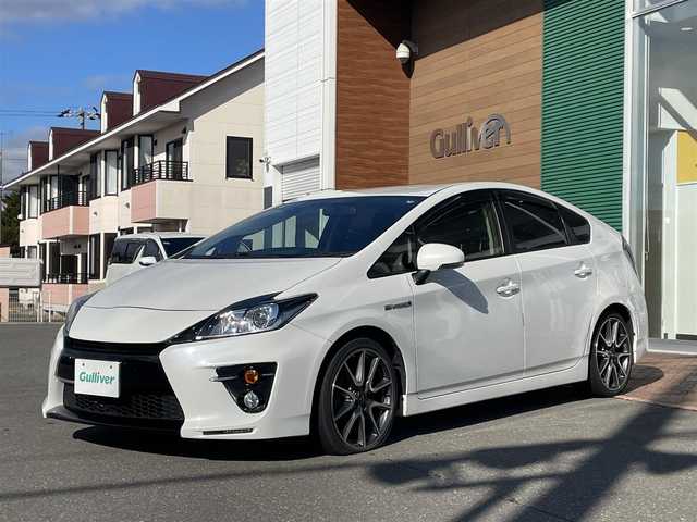 トヨタ プリウス S ツーリングセレ G’s 道央・札幌 2014(平26)年 10.9万km ホワイトパールクリスタルシャイン 登録時走行距離108642km/　ワンオーナー　/純正SDナビ(CD/DVD/FM/AM/SD/BT)/フルセグ（走行中視聴可能）/バックカメラ/ウィンカーミラー/ドアバイザー/プッシュスタート/ビルトインETC/スペアキー×１/純正エンジンスターター/純正フロアマット/横滑り防止装置/盗難防止装置/オートライト/フォグランプ/リアフォグランプ/フロントデアイサースイッチ/ステアリングスイッチ/革巻きステアリング/ワイパー間欠時間コントローラー/イルミネーションコントロール/PWR・ECO・EV MODEスイッチ/オーバーヘッドコンソール/電動格納ミラー/バニティミラー
