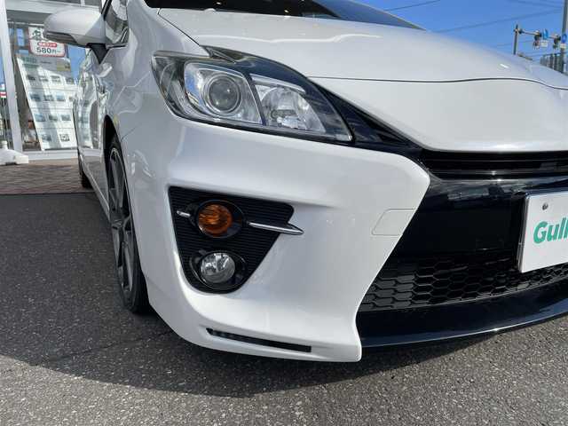 トヨタ プリウス S ツーリングセレ G’s 道央・札幌 2014(平26)年 10.9万km ホワイトパールクリスタルシャイン 登録時走行距離108642km/　ワンオーナー　/純正SDナビ(CD/DVD/FM/AM/SD/BT)/フルセグ（走行中視聴可能）/バックカメラ/ウィンカーミラー/ドアバイザー/プッシュスタート/ビルトインETC/スペアキー×１/純正エンジンスターター/純正フロアマット/横滑り防止装置/盗難防止装置/オートライト/フォグランプ/リアフォグランプ/フロントデアイサースイッチ/ステアリングスイッチ/革巻きステアリング/ワイパー間欠時間コントローラー/イルミネーションコントロール/PWR・ECO・EV MODEスイッチ/オーバーヘッドコンソール/電動格納ミラー/バニティミラー