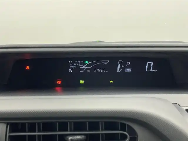 トヨタ アクア L 富山県 2015(平27)年 6.5万km シルバーM 純正ナビ【NSCP-W64】/（AM/FM/CD/SD/AUX/BT）/ワンセグTV/鉄チン付き冬タイヤ積込/横滑り防止装置/ビルトインETC/社外フロアマット/リモコンキー/オートエアコン/ドアバイザー