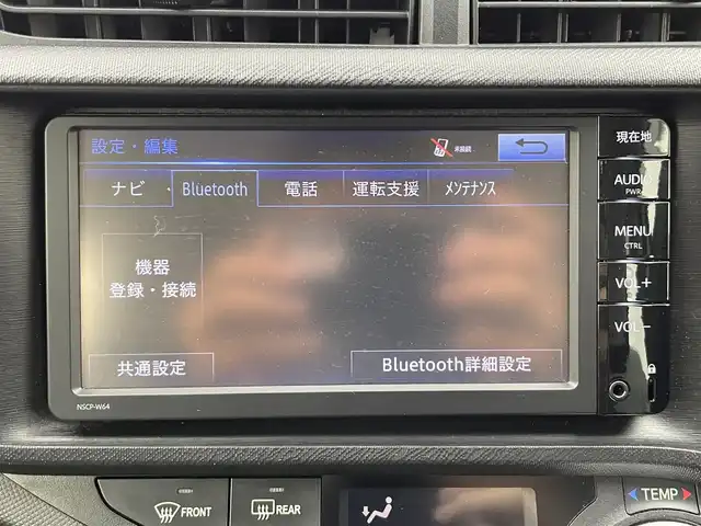 トヨタ アクア L 富山県 2015(平27)年 6.5万km シルバーM 純正ナビ【NSCP-W64】/（AM/FM/CD/SD/AUX/BT）/ワンセグTV/鉄チン付き冬タイヤ積込/横滑り防止装置/ビルトインETC/社外フロアマット/リモコンキー/オートエアコン/ドアバイザー