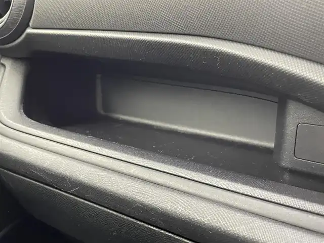 トヨタ アクア L 富山県 2015(平27)年 6.5万km シルバーM 純正ナビ【NSCP-W64】/（AM/FM/CD/SD/AUX/BT）/ワンセグTV/鉄チン付き冬タイヤ積込/横滑り防止装置/ビルトインETC/社外フロアマット/リモコンキー/オートエアコン/ドアバイザー