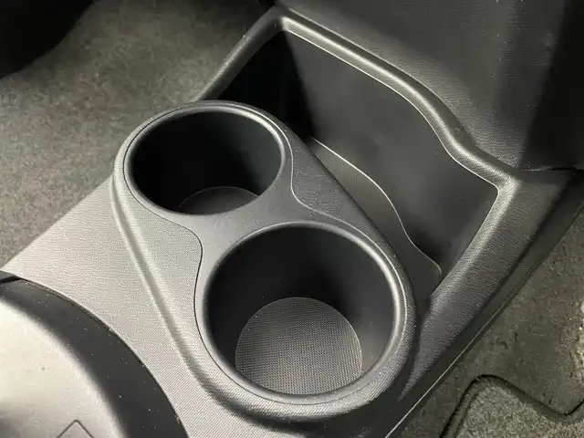 トヨタ アクア L 富山県 2015(平27)年 6.5万km シルバーM 純正ナビ【NSCP-W64】/（AM/FM/CD/SD/AUX/BT）/ワンセグTV/鉄チン付き冬タイヤ積込/横滑り防止装置/ビルトインETC/社外フロアマット/リモコンキー/オートエアコン/ドアバイザー