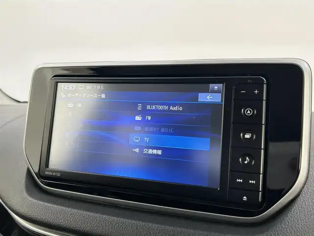 ダイハツ ムーヴ カスタム X VS SAⅢ 千葉県 2022(令4)年 0.5万km ブライトシルバーメタリック 禁煙車/ワンオーナー/スマートアシストIII/・衝突回避支援ブレーキ機能/・衝突警報機能/・車線逸脱警報機能/・誤発進抑制制御機能/・先行車発進お知らせ機能/・オートハイビーム/純正７インチナビ/CD/DVD/Bluetooth/フルセグ/アラウンドビューモニター/シートヒーター/純正14インチアルミホイール/純正フロアマット/ドアバイザー/オートエアコン/アイドリングストップ/USBポート/プッシュスタート/スマートキー/取扱説明書