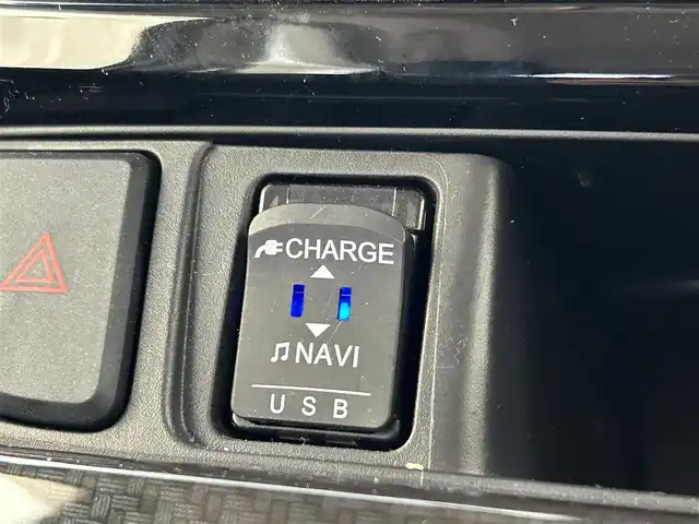 ダイハツ ムーヴ カスタム X VS SAⅢ 千葉県 2022(令4)年 0.5万km ブライトシルバーメタリック 禁煙車/ワンオーナー/スマートアシストIII/・衝突回避支援ブレーキ機能/・衝突警報機能/・車線逸脱警報機能/・誤発進抑制制御機能/・先行車発進お知らせ機能/・オートハイビーム/純正７インチナビ/CD/DVD/Bluetooth/フルセグ/アラウンドビューモニター/シートヒーター/純正14インチアルミホイール/純正フロアマット/ドアバイザー/オートエアコン/アイドリングストップ/USBポート/プッシュスタート/スマートキー/取扱説明書