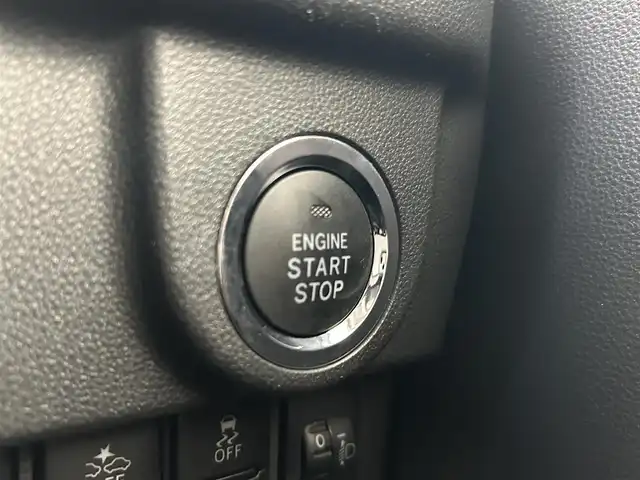 ダイハツ ムーヴ カスタム X VS SAⅢ 千葉県 2022(令4)年 0.5万km ブライトシルバーメタリック 禁煙車/ワンオーナー/スマートアシストIII/・衝突回避支援ブレーキ機能/・衝突警報機能/・車線逸脱警報機能/・誤発進抑制制御機能/・先行車発進お知らせ機能/・オートハイビーム/純正７インチナビ/CD/DVD/Bluetooth/フルセグ/アラウンドビューモニター/シートヒーター/純正14インチアルミホイール/純正フロアマット/ドアバイザー/オートエアコン/アイドリングストップ/USBポート/プッシュスタート/スマートキー/取扱説明書