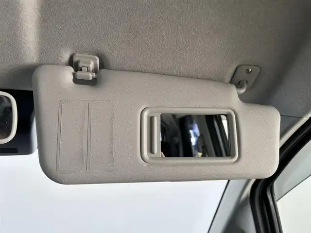 ダイハツ ムーヴ カスタム X VS SAⅢ 千葉県 2022(令4)年 0.5万km ブライトシルバーメタリック 禁煙車/ワンオーナー/スマートアシストIII/・衝突回避支援ブレーキ機能/・衝突警報機能/・車線逸脱警報機能/・誤発進抑制制御機能/・先行車発進お知らせ機能/・オートハイビーム/純正７インチナビ/CD/DVD/Bluetooth/フルセグ/アラウンドビューモニター/シートヒーター/純正14インチアルミホイール/純正フロアマット/ドアバイザー/オートエアコン/アイドリングストップ/USBポート/プッシュスタート/スマートキー/取扱説明書