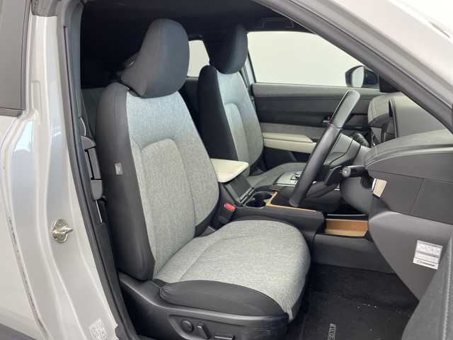 マツダ ＭＸ－３０ 兵庫県 2021(令3)年 2.3万km セラミックM ・純正ナビ/Bluetooth/TV/USB/HDMI/・全方位カメラ/・BOSEサウンド/・スマートブレーキサポート/・スマートブレーキサポート（後進時）/・レーンキープアシストシステム/・車線逸脱警報システム/・前側方接近車両検知/・後側方接近車両検知/・ブラインドスポットモニター/・緊急時車線維持支援/・ドライバーモニタリング/・コーナーセンサー/・ヘッドアップディスプレイ/・ステアリングスイッチ/・パドルシフト/・ステアリングヒーター/・前席シートヒーター/・運転席パワーシート/・社外前後ドライブレコーダー/・LEDヘッドライト/・スマートキー/・純正アルミホイールタイヤ