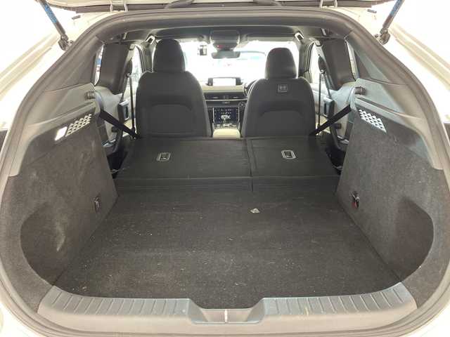 マツダ ＭＸ－３０ 兵庫県 2021(令3)年 2.3万km セラミックM ・純正ナビ/Bluetooth/TV/USB/HDMI/・全方位カメラ/・BOSEサウンド/・スマートブレーキサポート/・スマートブレーキサポート（後進時）/・レーンキープアシストシステム/・車線逸脱警報システム/・前側方接近車両検知/・後側方接近車両検知/・ブラインドスポットモニター/・緊急時車線維持支援/・ドライバーモニタリング/・コーナーセンサー/・ヘッドアップディスプレイ/・ステアリングスイッチ/・パドルシフト/・ステアリングヒーター/・前席シートヒーター/・運転席パワーシート/・社外前後ドライブレコーダー/・LEDヘッドライト/・スマートキー/・純正アルミホイールタイヤ