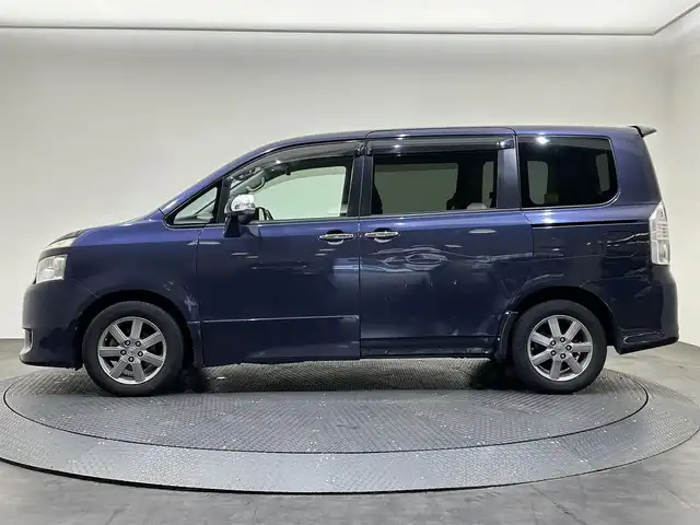 トヨタ ヴォクシー ZS 煌 愛媛県 2009(平21)年 11.4万km ダークバイオレットマイカメタリック ・ナビ（ワンセグＴＶ・ＢＴ・ＣＤ・ＤＶＤ・ＨＤＤ）/・バックカメラ　/・ＥＴＣ　/・前後ドラレコ　/・両側電動ドア　/・プッシュスタート　/・スマートキー　/・スペアキー