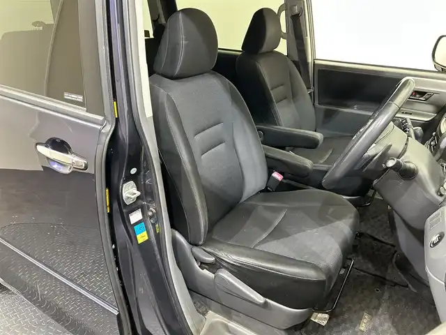 トヨタ ヴォクシー ZS 煌 愛媛県 2009(平21)年 11.4万km ダークバイオレットマイカメタリック ・ナビ（ワンセグＴＶ・ＢＴ・ＣＤ・ＤＶＤ・ＨＤＤ）/・バックカメラ　/・ＥＴＣ　/・前後ドラレコ　/・両側電動ドア　/・プッシュスタート　/・スマートキー　/・スペアキー
