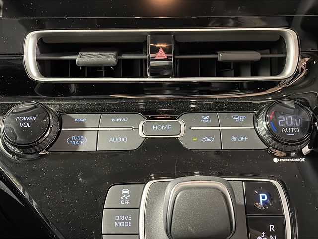 トヨタ アクア Z 福岡県 2023(令5)年 2.8万km プラチナホワイトパールマイカ ・純正ナビ/・Bluetooth/・ラジオ/・フルセグTV/・IPoｄ/・ＵＳＢ/・全方位カメラ/・ビルトインETC2.0/・ルームミラー型ドライブレコーダー/・ステアリングヒーター/・シートヒーター/・コーナーセンサー/・16インチ純正ホイール