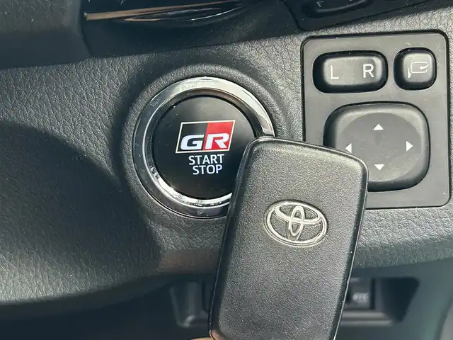 トヨタ ヴィッツ GRスポーツ 宮城県 2019(令1)年 4.2万km コバルトブルーメタリック ワンオーナー/リアスポイラー付き/MTモード付/ディスプレイオーディオ/BT/AM/FM/純正夏タイヤ16インチ/社外冬タイヤ15インチ/純正フロアマット/ハーフレザーシート/革巻きステアリング/ステアリングスイッチ/バックカメラ/ドライブレコーダー/ETC/ウィンカードアミラー/横滑り防止装置/レーンアシスト/衝突被害軽減システム/プッシュスタート/LEDライト/保証書・記録簿