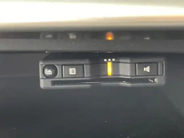 三菱 エクリプス クロス ＰＨＥＶ P 福島県 2021(令3)年 6.8万km ホワイトダイヤモンド eアシスト/・衝突軽減ブレーキ/・車線逸脱警報装置/・ブラインドスポットモニター/・コーナーセンサー/・レーダークルーズコントロール/・ヘッドアップディスプレイ/純正ナビ/・フルセグTV/Bluetooth/USB/・全方位カメラ/・ETC/・ドライブレコーダー/アイドリングストップ/電子パーキング/・オートホールド/革巻きステアリング/・ステアリングリモコン/・パドルシフト/・ステアリングヒーター/パワーシート(運転席)/・シートヒーター(運転席/助手席)/プッシュスタート/・スマートキー/LEDヘッドライト/・オートライト/・フォグライト/電動格納ミラー/純正フロアマット/ドアバイザー