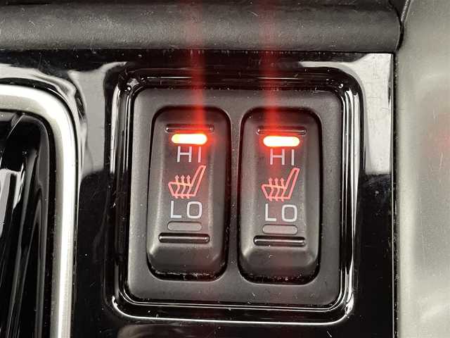 三菱 エクリプス クロス ＰＨＥＶ P 福島県 2021(令3)年 6.8万km ホワイトダイヤモンド eアシスト/・衝突軽減ブレーキ/・車線逸脱警報装置/・ブラインドスポットモニター/・コーナーセンサー/・レーダークルーズコントロール/・ヘッドアップディスプレイ/純正ナビ/・フルセグTV/Bluetooth/USB/・全方位カメラ/・ETC/・ドライブレコーダー/アイドリングストップ/電子パーキング/・オートホールド/革巻きステアリング/・ステアリングリモコン/・パドルシフト/・ステアリングヒーター/パワーシート(運転席)/・シートヒーター(運転席/助手席)/プッシュスタート/・スマートキー/LEDヘッドライト/・オートライト/・フォグライト/電動格納ミラー/純正フロアマット/ドアバイザー