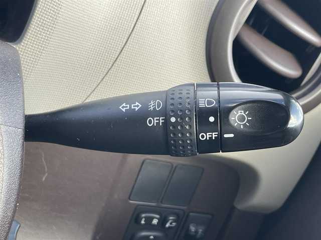 トヨタ パッソ プラスハナ アプリコット 滋賀県 2012(平24)年 13万km パールホワイト1 純正ナビ/(Bluetooth/フルセグ/CD/DVD/AUX)/フォグ/スマートキー/ドアバイザー/AAC