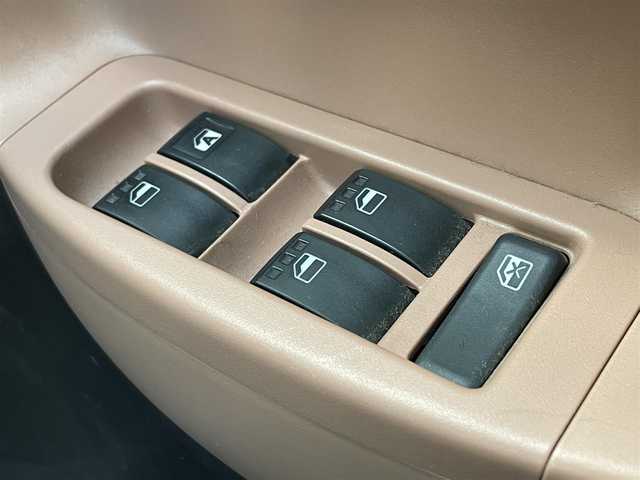 トヨタ パッソ プラスハナ アプリコット 滋賀県 2012(平24)年 13万km パールホワイト1 純正ナビ/(Bluetooth/フルセグ/CD/DVD/AUX)/フォグ/スマートキー/ドアバイザー/AAC
