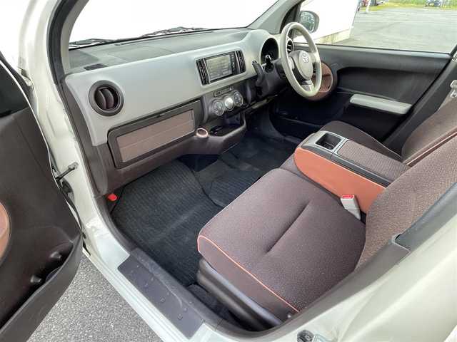 トヨタ パッソ プラスハナ アプリコット 滋賀県 2012(平24)年 13万km パールホワイト1 純正ナビ/(Bluetooth/フルセグ/CD/DVD/AUX)/フォグ/スマートキー/ドアバイザー/AAC