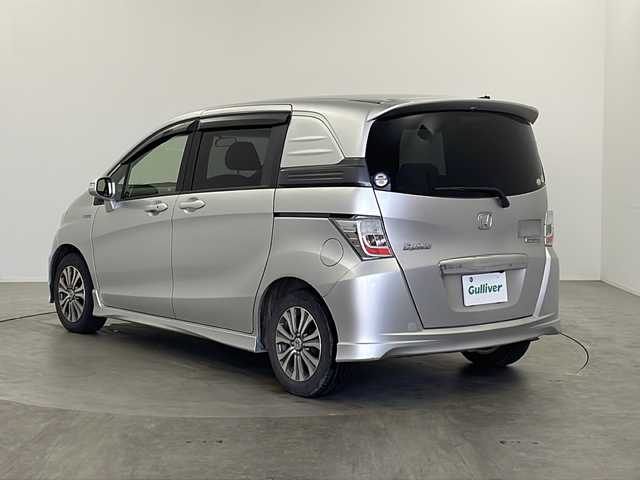 ホンダ フリード スパイク ハイブリット ジャストセレクション 栃木県 2012(平24)年 17.1万km スーパープラチナメタリック 純正ナビ/　フルセグＴＶ/Ｂｌｕｅｔｏｏｔｈ/ＤＶＤ/ＵＳＢ/両側パワースライドドア/ドライブレコーダー/クルーズコントロール/横滑り防止装置/ヒルスタートアシスト/バックカメラ/ETC/コンフォートビューパッケージ/ディスチャージヘッドライト/（オートライトコントロール付）/純正フロアマット/ドアバイザー
