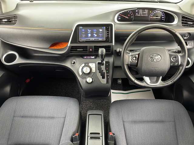 トヨタ シエンタ G 宮城県 2017(平29)年 7.1万km ブラックマイカ 禁煙車/両側パワースライドドア/ストラーダSDナビ/・CD.DVD.SD.BT/フルセグTV/バックモニター/ビルトインETC/ドライブレコーダー（FR）/ステアリングスイッチ/プッシュスタート/スマートキー/アイドリングストップ/横滑り防止装置/社外15インチアルミホイール/純正フロアマット