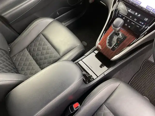 トヨタ ハリアー プレミアム 新潟県 2015(平27)年 7.7万km ホワイトパールクリスタルシャイン 禁煙車/純正メモリナビ/（BT/FM/AM/フルセグTV)/バックカメラ/ステアリングスイッチ/ドライブレコーダー/ハーフレザーシート/パワーシート/テレビキャンセラー/電格ミラー/ウィンカーミラー/自動防眩式インナーミラー/ドアバイザー/ETC/取扱説明書