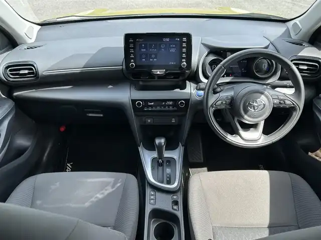 トヨタ ヤリスクロス ハイブリッド G 鹿児島県 2020(令2)年 1万km ブラックマイカ/ブラスゴールドメタリック 2トーン ハイブリッド車/純正ナビ/　　BT/フルセグ/アラウンドビューモニター/レーダークルーズコントロール/LEDヘッドライト/純正16インチアルミホイール/スマートキー/純正ビルトインETC/USBポート/オートマチックハイビーム
