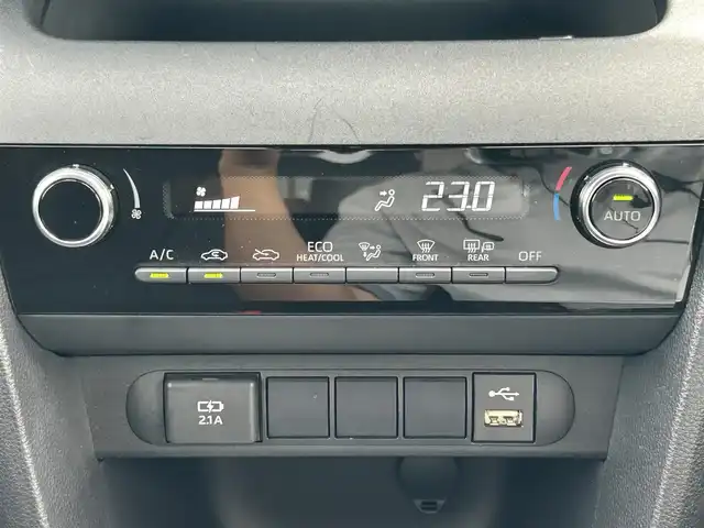 トヨタ ヤリスクロス ハイブリッド G 鹿児島県 2020(令2)年 1万km ブラックマイカ/ブラスゴールドメタリック 2トーン ハイブリッド車/純正ナビ/　　BT/フルセグ/アラウンドビューモニター/レーダークルーズコントロール/LEDヘッドライト/純正16インチアルミホイール/スマートキー/純正ビルトインETC/USBポート/オートマチックハイビーム