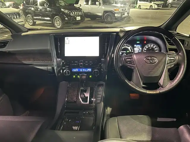 トヨタ アルファードハイブリット エグゼクティブ ラウンジ 茨城県 2020(令2)年 4.3万km ホワイトパールクリスタルシャイン 純正10.5インチナビ/ＪＢＬプレミアムサウンド　/トヨタセーフティーセンス　/パノラマミックビューモニター　/ブラインドスポットモニター　/デジタルインナーミラー/ツインムーンルーフ　/ビルトインＥＴＣ２．０/リアエンターテイメントシステム/４WD/両側パワースライドドア/電動リアゲート/パワーシート/レザーシート/オートライト/オートマチックハイビーム/LEDヘッドライト/シーケンシャルターンランプ/コーナーセンサー前後/純正フロアマット/ステアリングヒーター/シートヒーター　エアシート/パーキングアシスト/衝突軽減システム/横滑り防止装置/AC100V/レーダークルーズコントロール